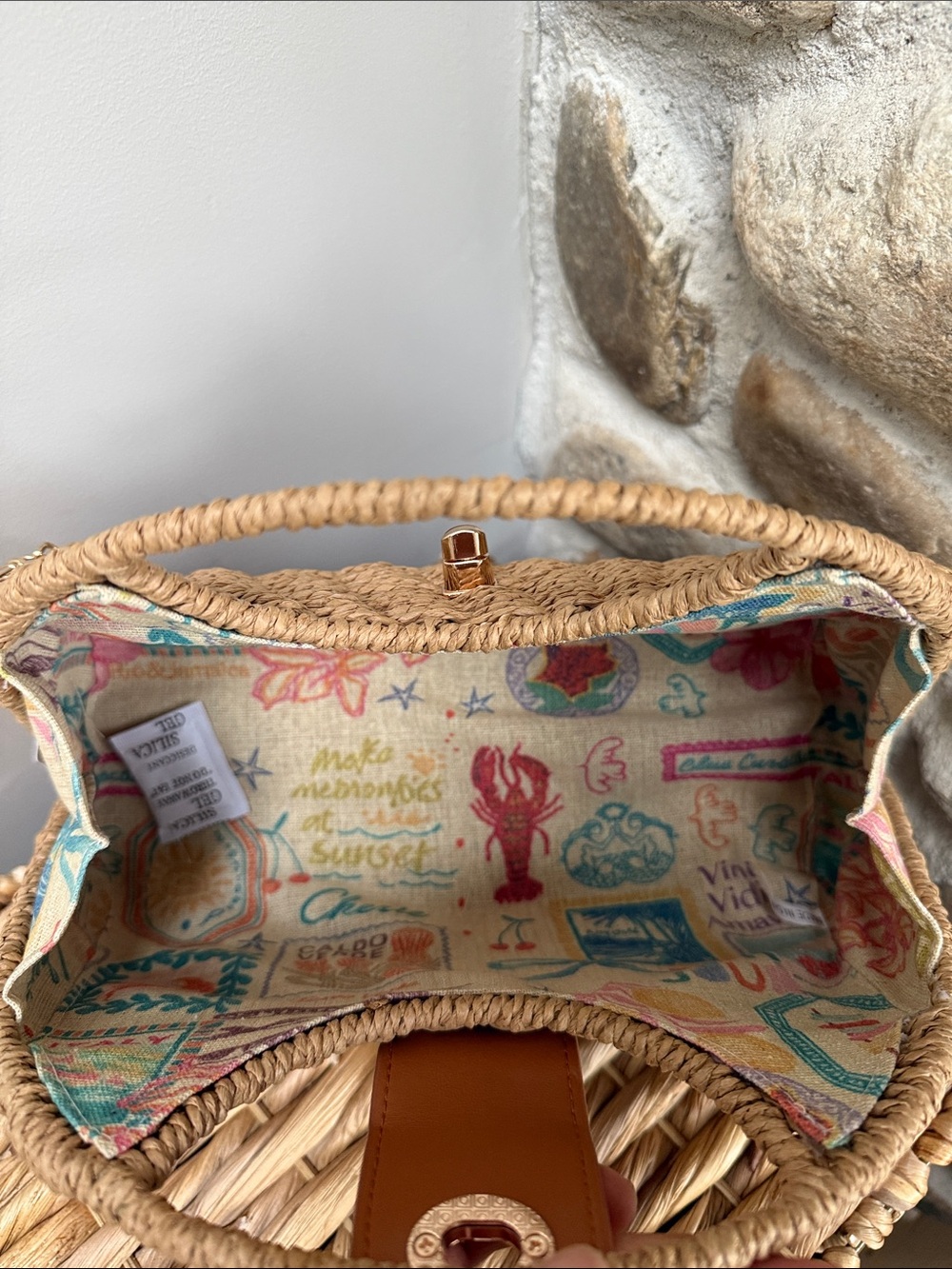 NWT Tommy Bahama Tan Woven Straw Crossbody with Gold Chain Accent - Picture 5 of 10
